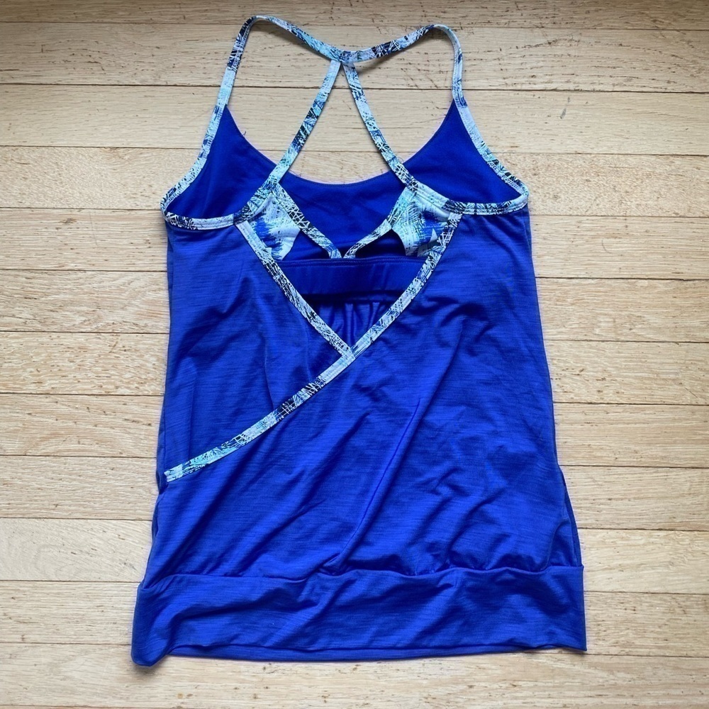VENUS WILLIAMS Athletic Tank with Shelf Bra - Picture 4 of 5